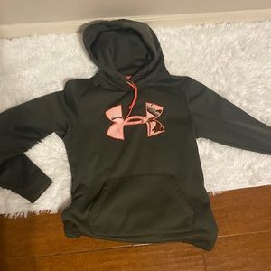 Women’s Hunter green under armor hoodie. Perfect condition